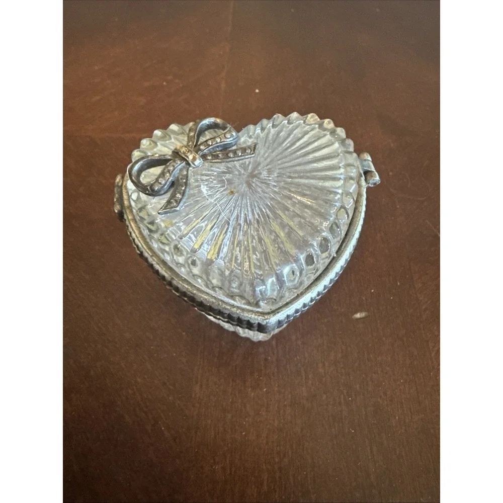 vintage lead crystal heart trinket box bow lid hinged jewelry box‎ taiwan